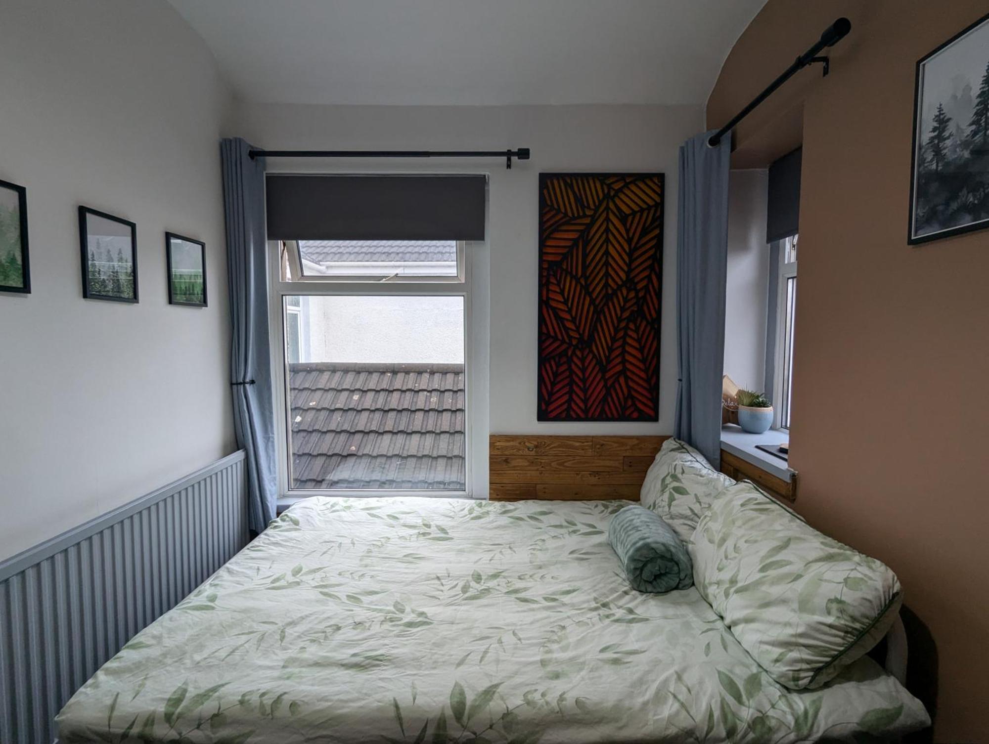 R3 - Cozy Small Double - City & Beach Access, Wifi, Free Parking - Self Catering Swansea Zewnętrze zdjęcie